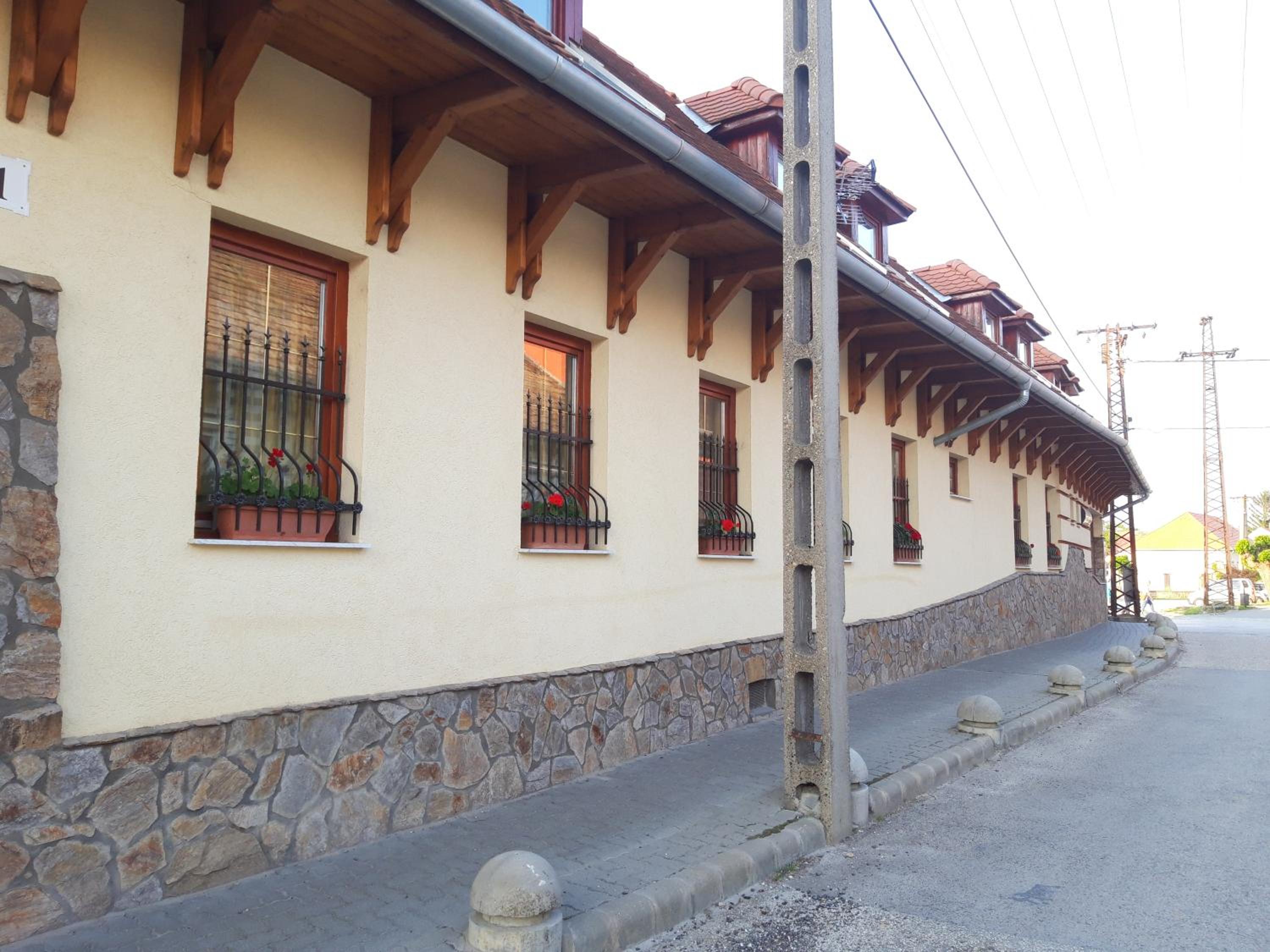 Sasi Apartmanház