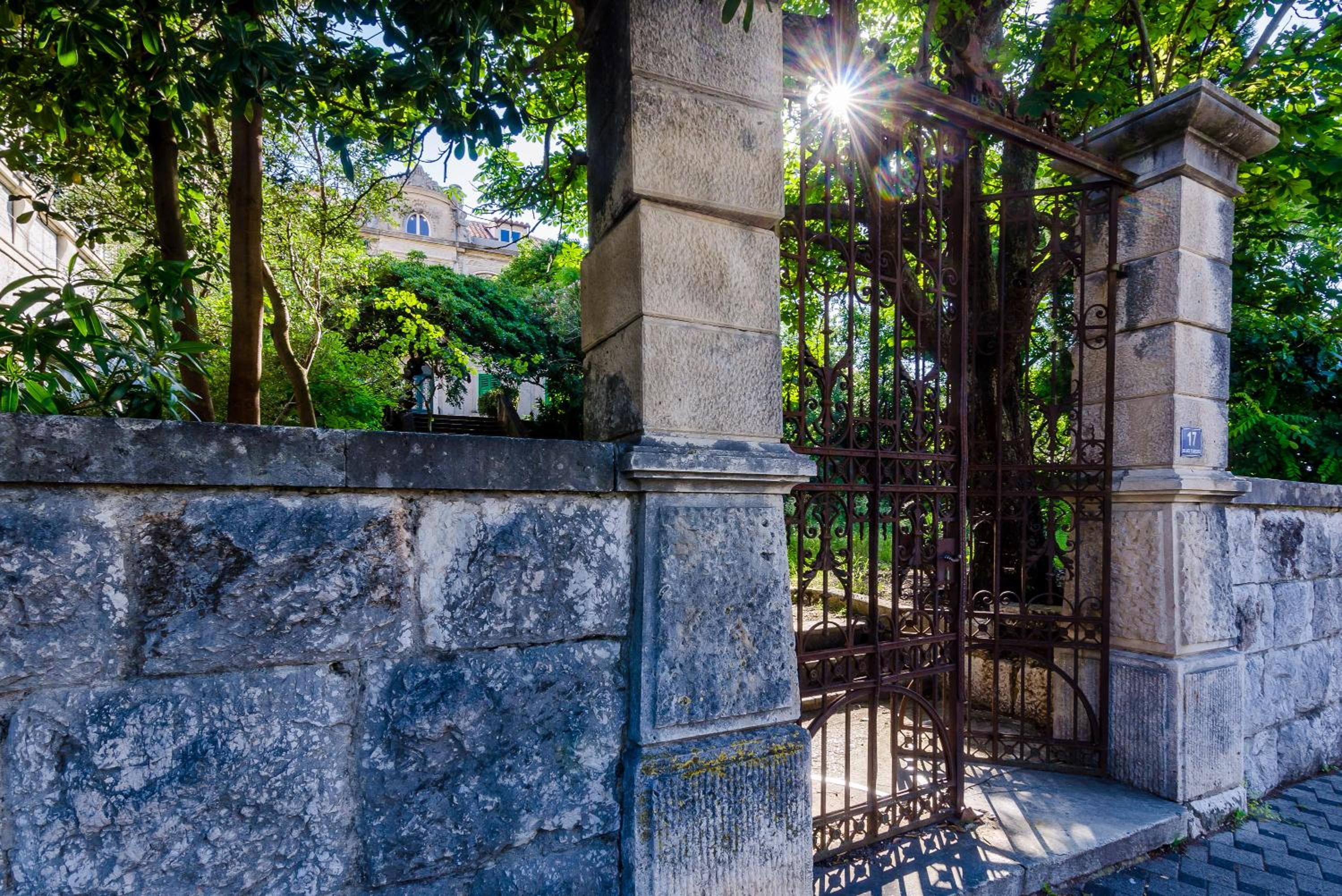 Villa Roma Dubrovnik Historic Apartments near Old Town