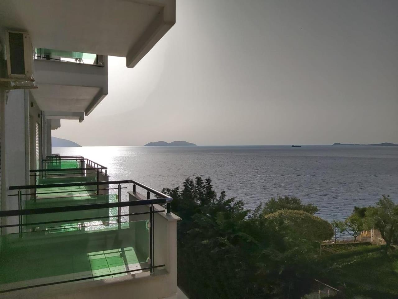 Deni Sea View Apartment