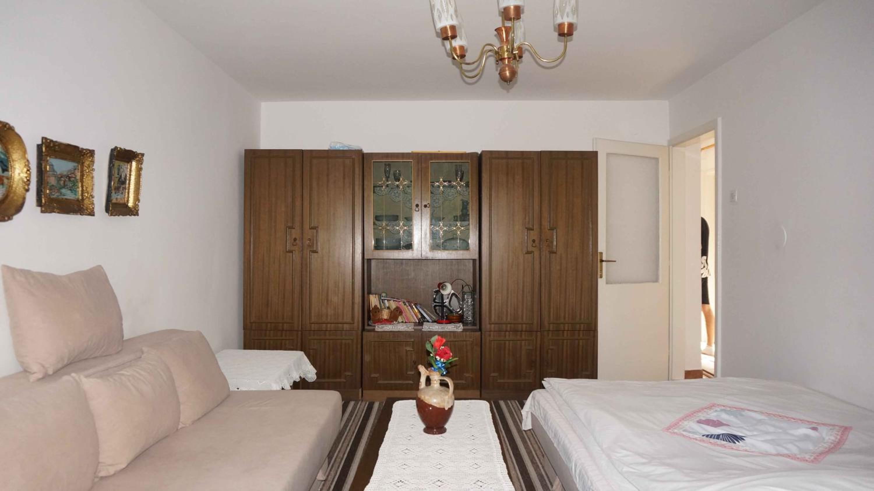 Honey Rooms