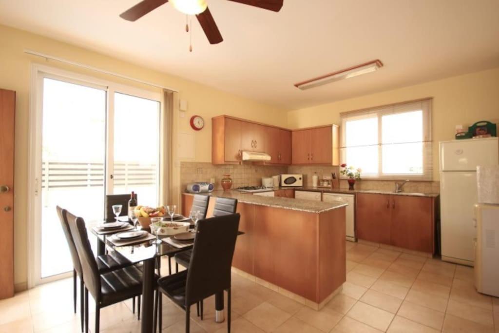 Villa Lola view 4