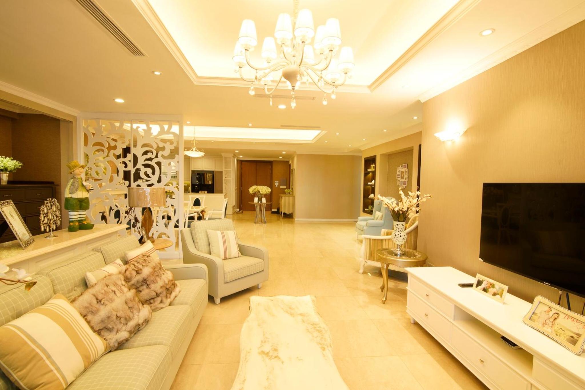 Elegance, luxury 4 bedrooms golf course view Ciputra Apartment