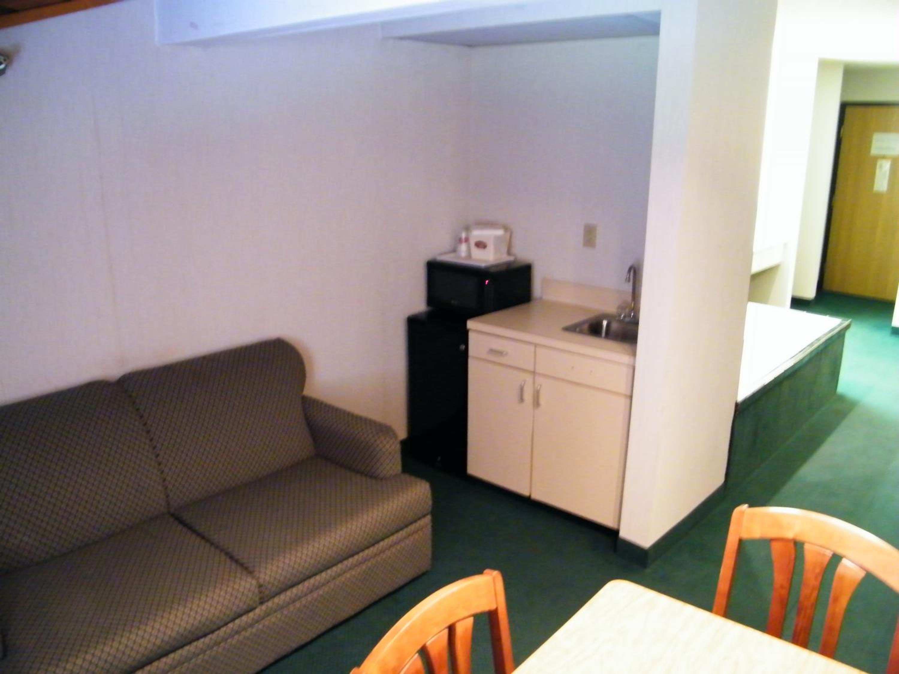 Capital O Amerihost Inn and Suites Mexico Hwy 54 MO