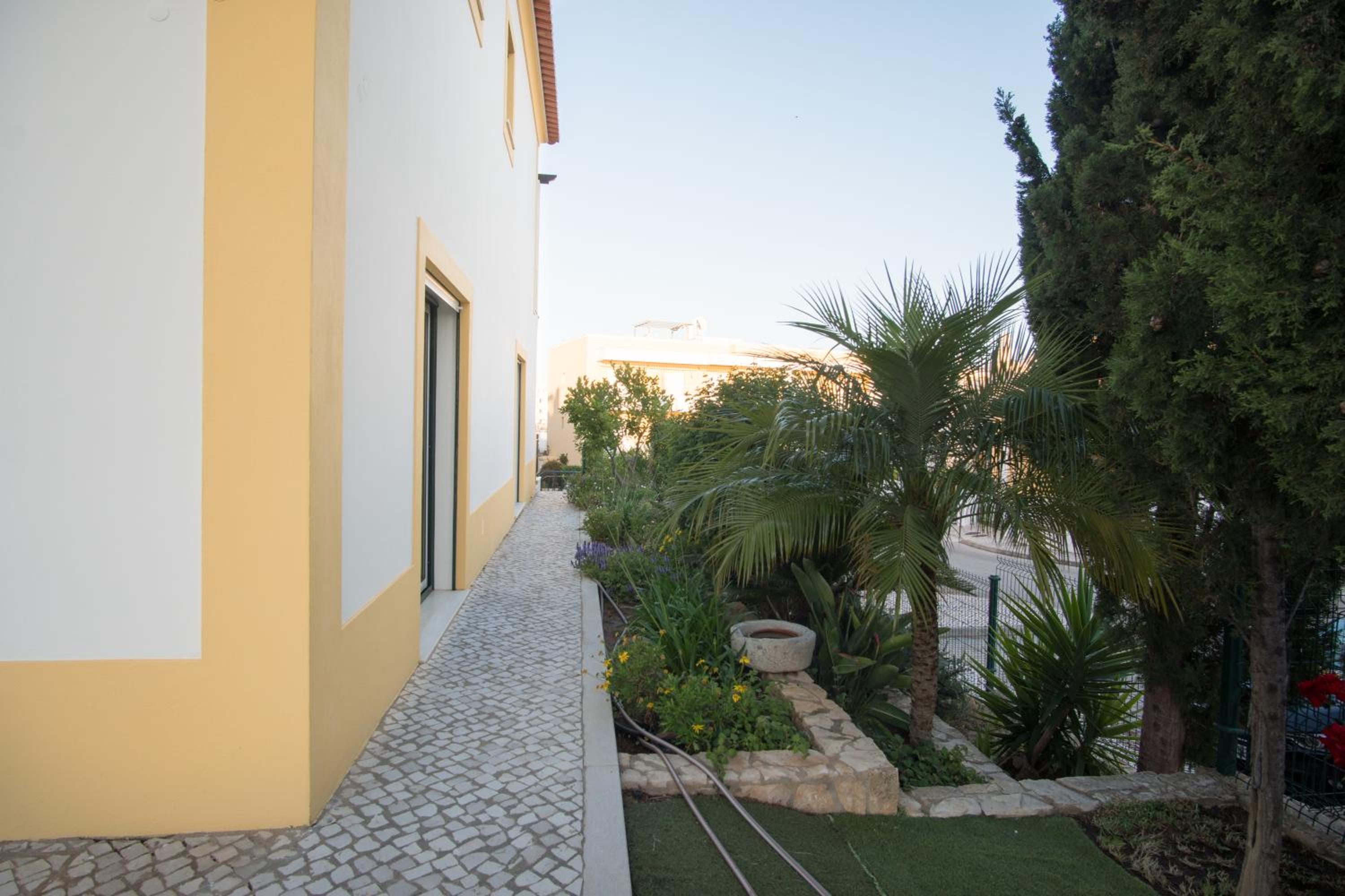 Villa Ria Rose, Alto da Ria 23 - jacuzzi and beach view 5