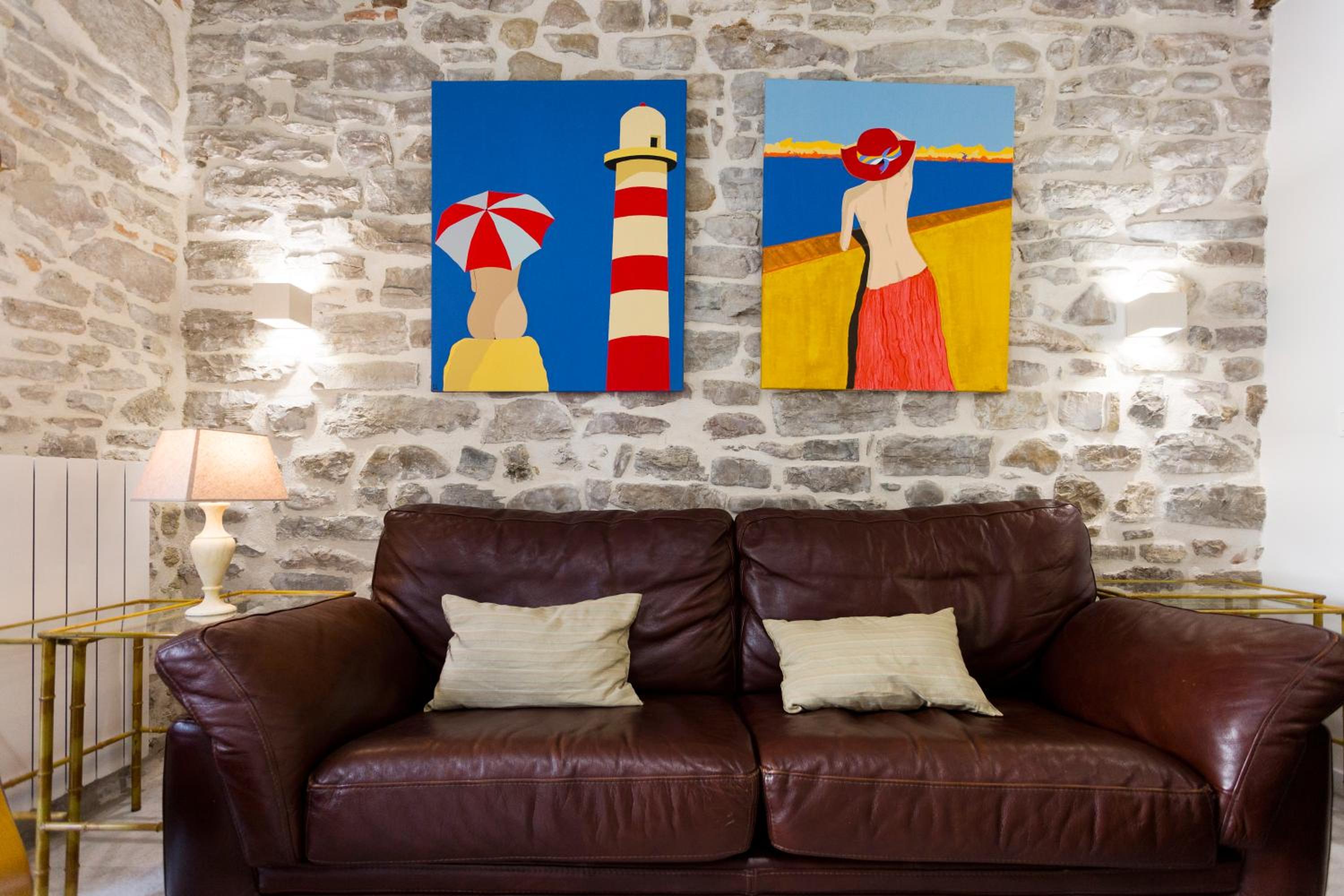 Hontza by Smiling Rentals view 5