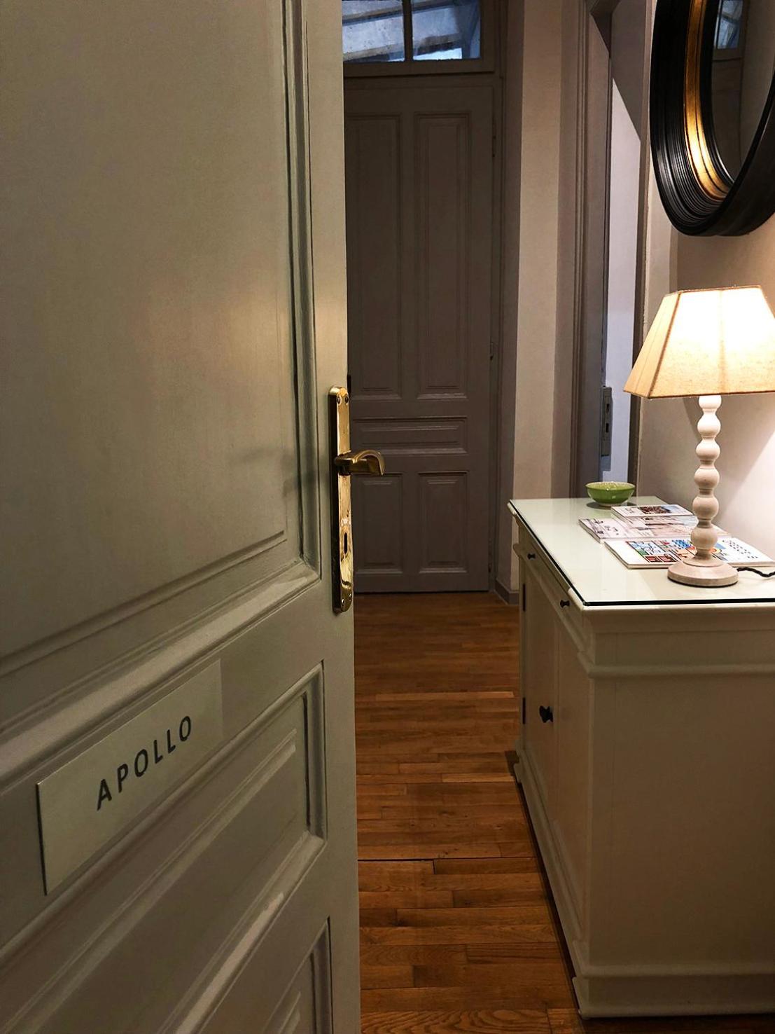 Acropolis TownHouseCo Suites