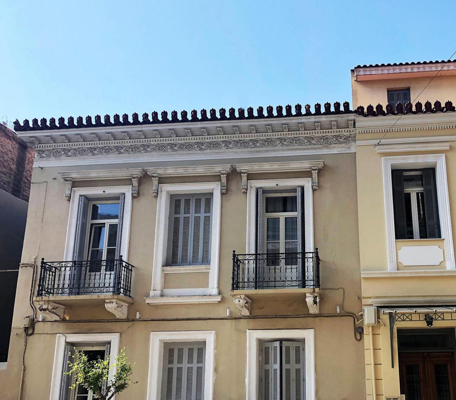Acropolis TownHouseCo Suites