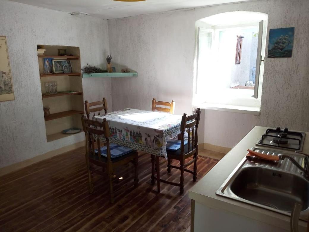 Apartman DINKO