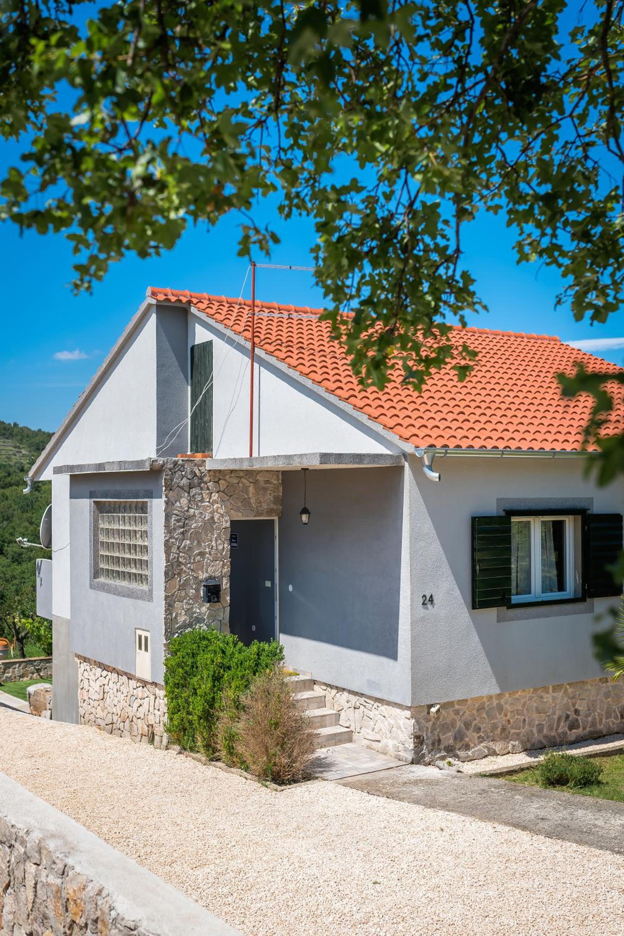 Hotel Apartment Vice - Image 1