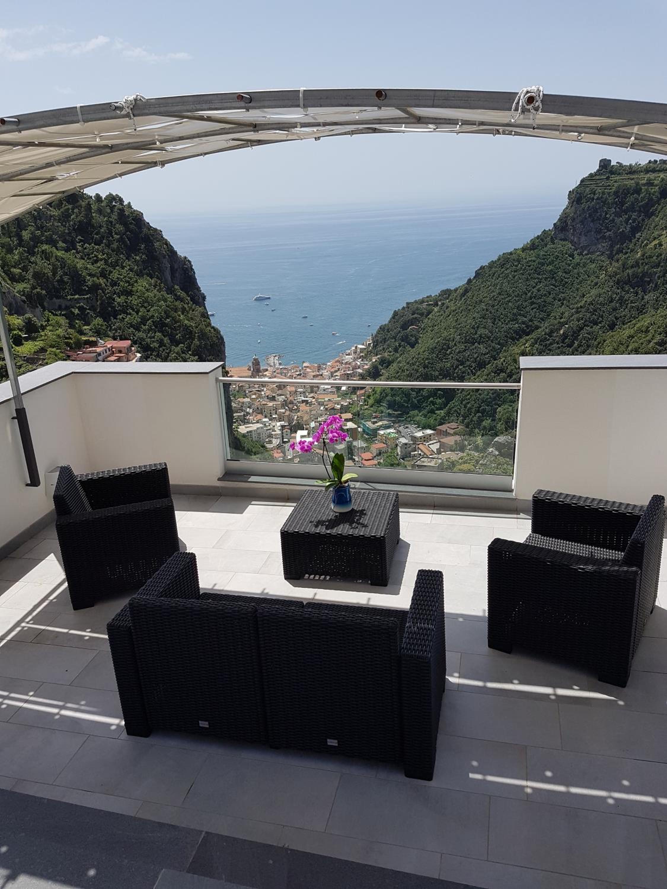 Admiring Amalfi en Scala — balance & terrace