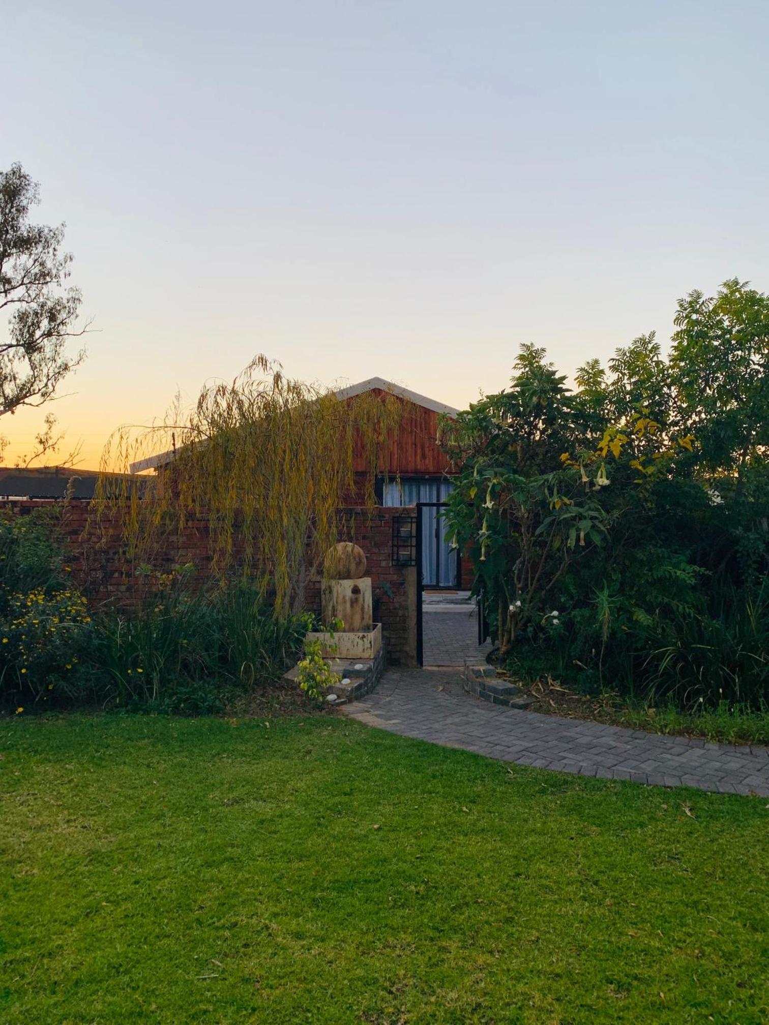 Meraki Country Manor