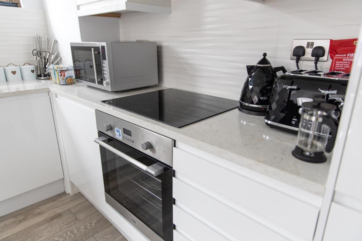 Harrow Vacations - London Northwick Park Serviced Apartments by Riis Property - Property Image 70
