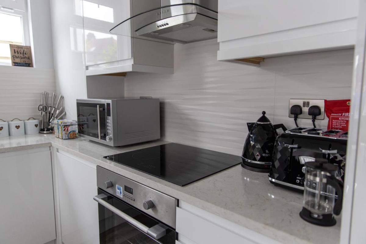 Harrow Vacations - London Northwick Park Serviced Apartments by Riis Property - Property Image 69