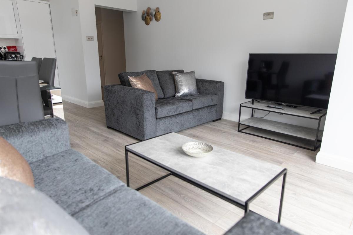 Harrow Vacations - London Northwick Park Serviced Apartments by Riis Property - Property Image 76