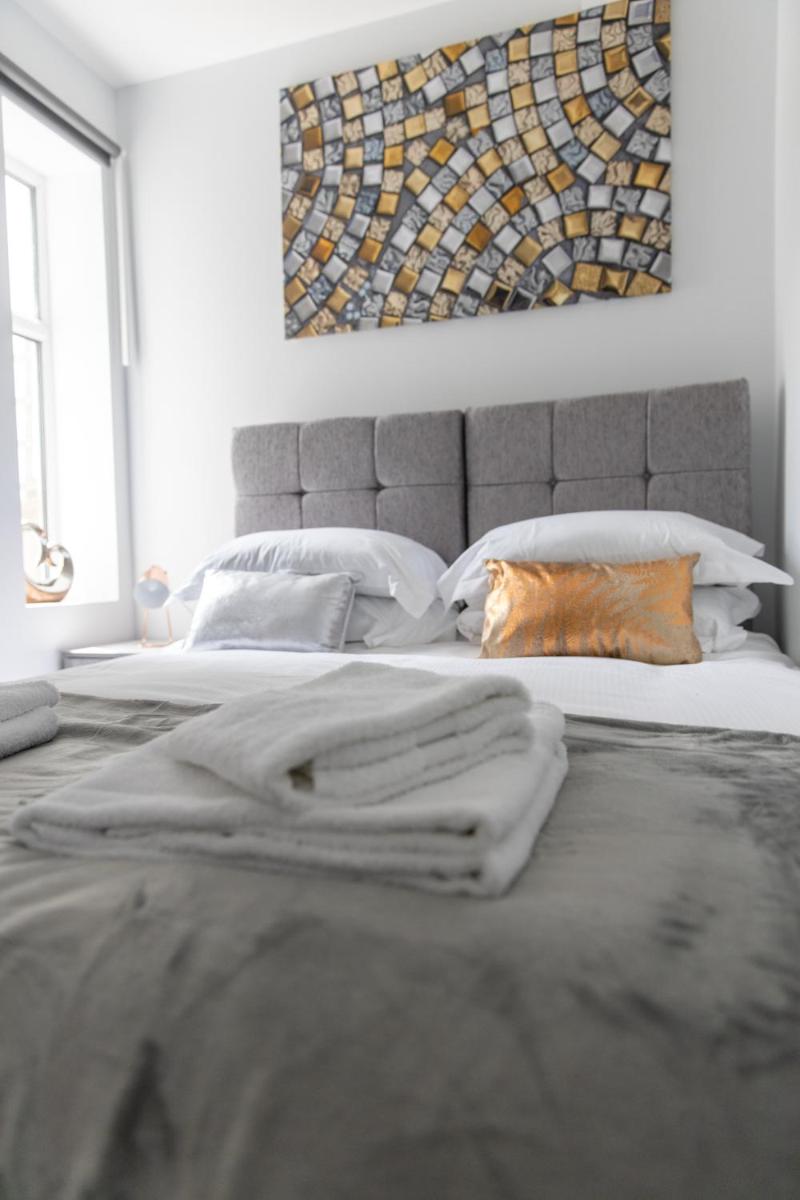 Harrow Vacations - London Northwick Park Serviced Apartments by Riis Property - Property Image 24