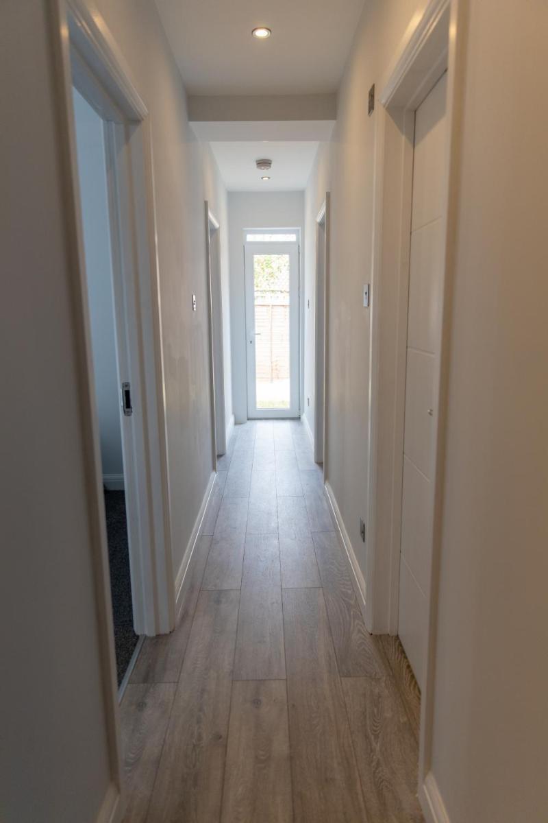 Harrow Vacations - London Northwick Park Serviced Apartments by Riis Property - Property Image 66