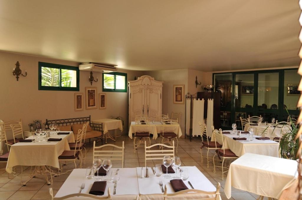 restaurant