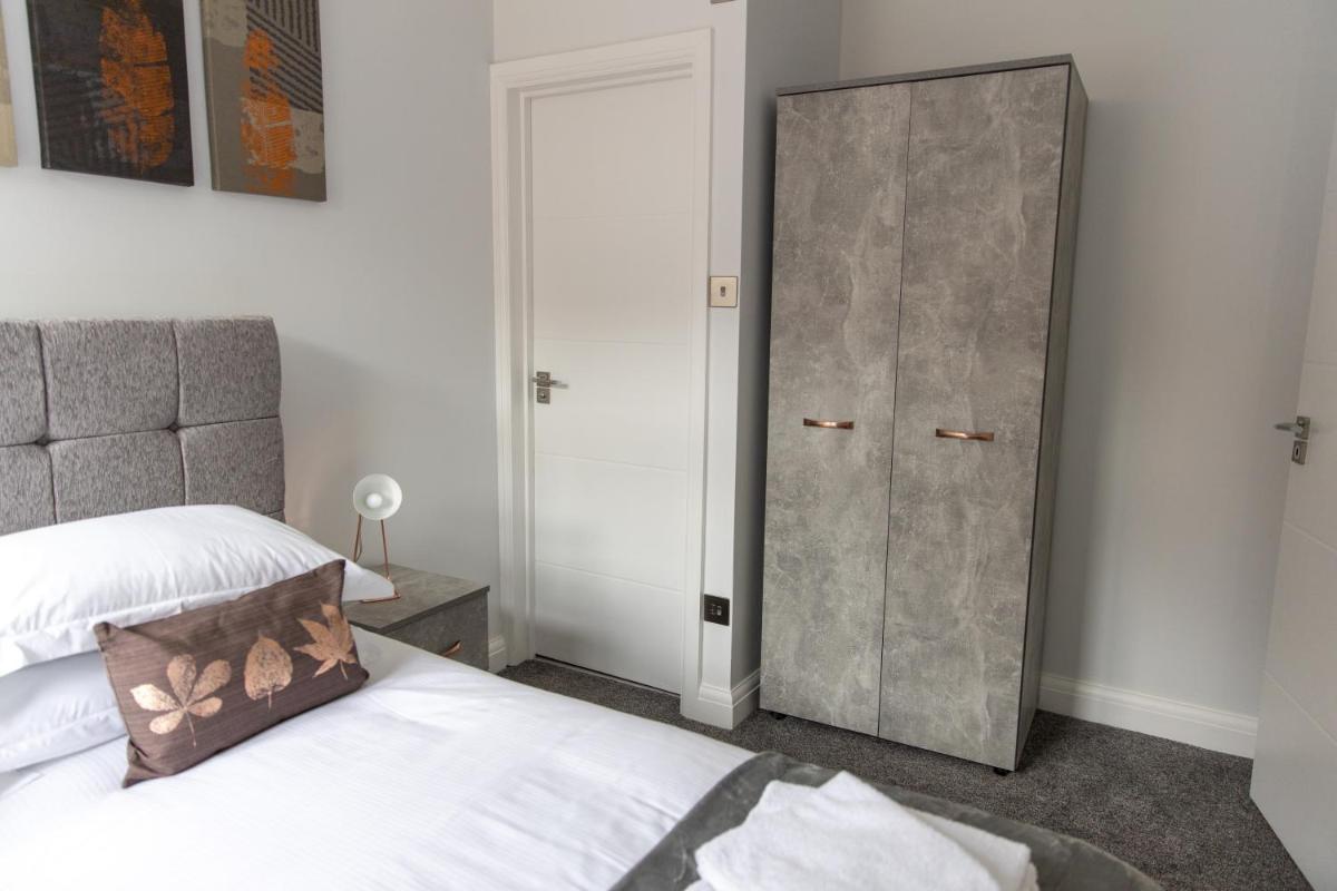 Harrow Vacations - London Northwick Park Serviced Apartments by Riis Property - Property Image 3