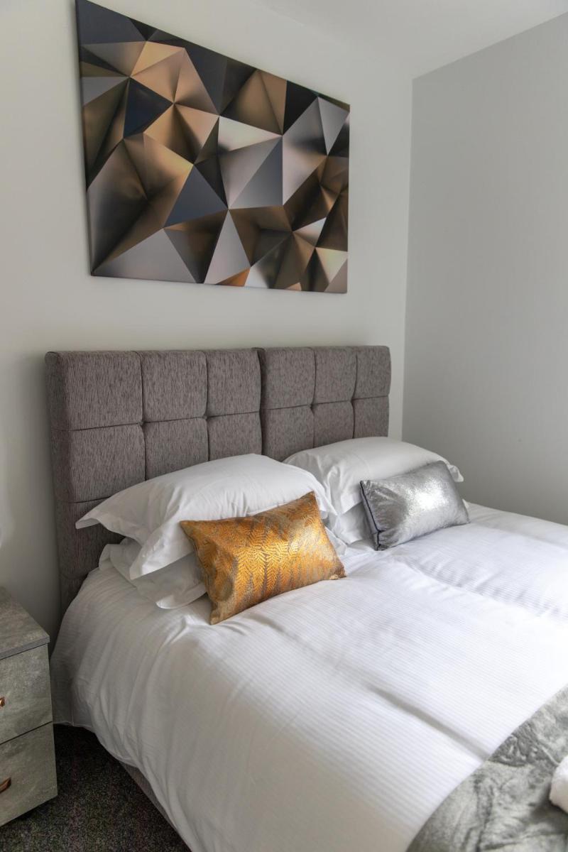 Harrow Vacations - London Northwick Park Serviced Apartments by Riis Property - Property Image 33