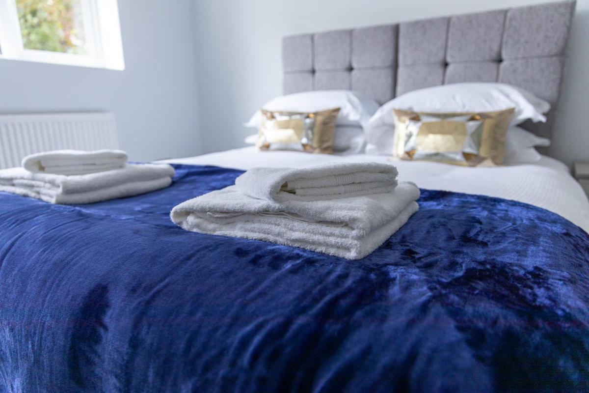 Harrow Vacations - London Northwick Park Serviced Apartments by Riis Property - Property Image 43