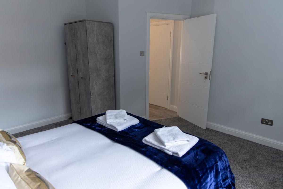 Harrow Vacations - London Northwick Park Serviced Apartments by Riis Property - Property Image 45