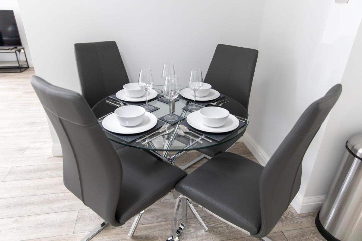Harrow Vacations - London Northwick Park Serviced Apartments by Riis Property - Property Image 14