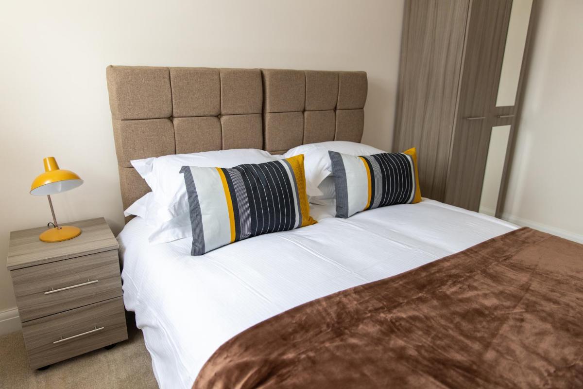 Harrow Vacations - London Northwick Park Serviced Apartments by Riis Property - Property Image 48