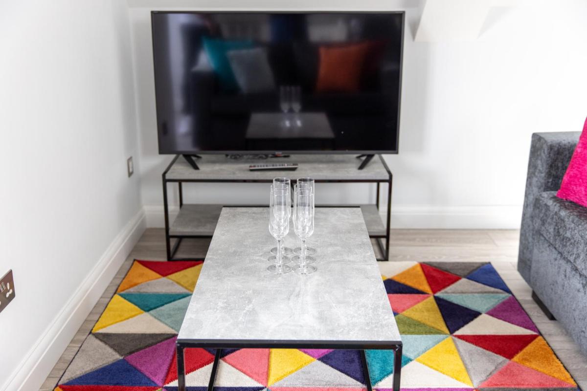 Harrow Vacations - London Northwick Park Serviced Apartments by Riis Property - Property Image 53
