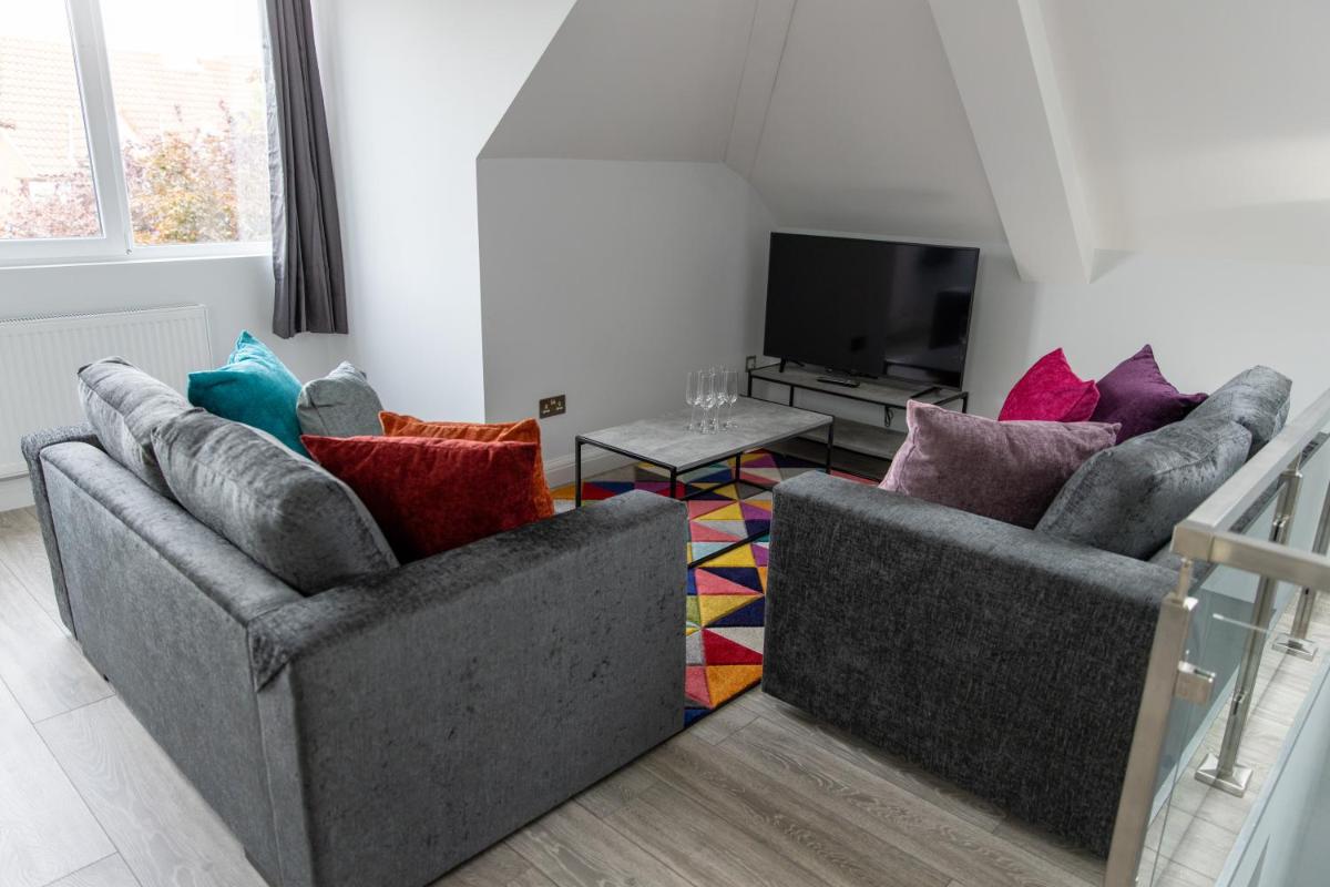 Harrow Vacations - London Northwick Park Serviced Apartments by Riis Property - Property Image 52