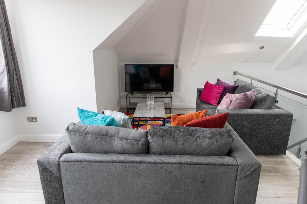 Harrow Vacations - London Northwick Park Serviced Apartments by Riis Property - Property Image 41