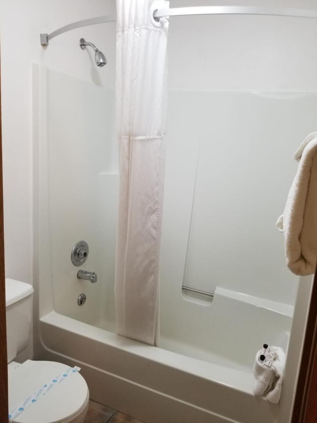 Days Inn by Wyndham Sandpoint - Property Image 19