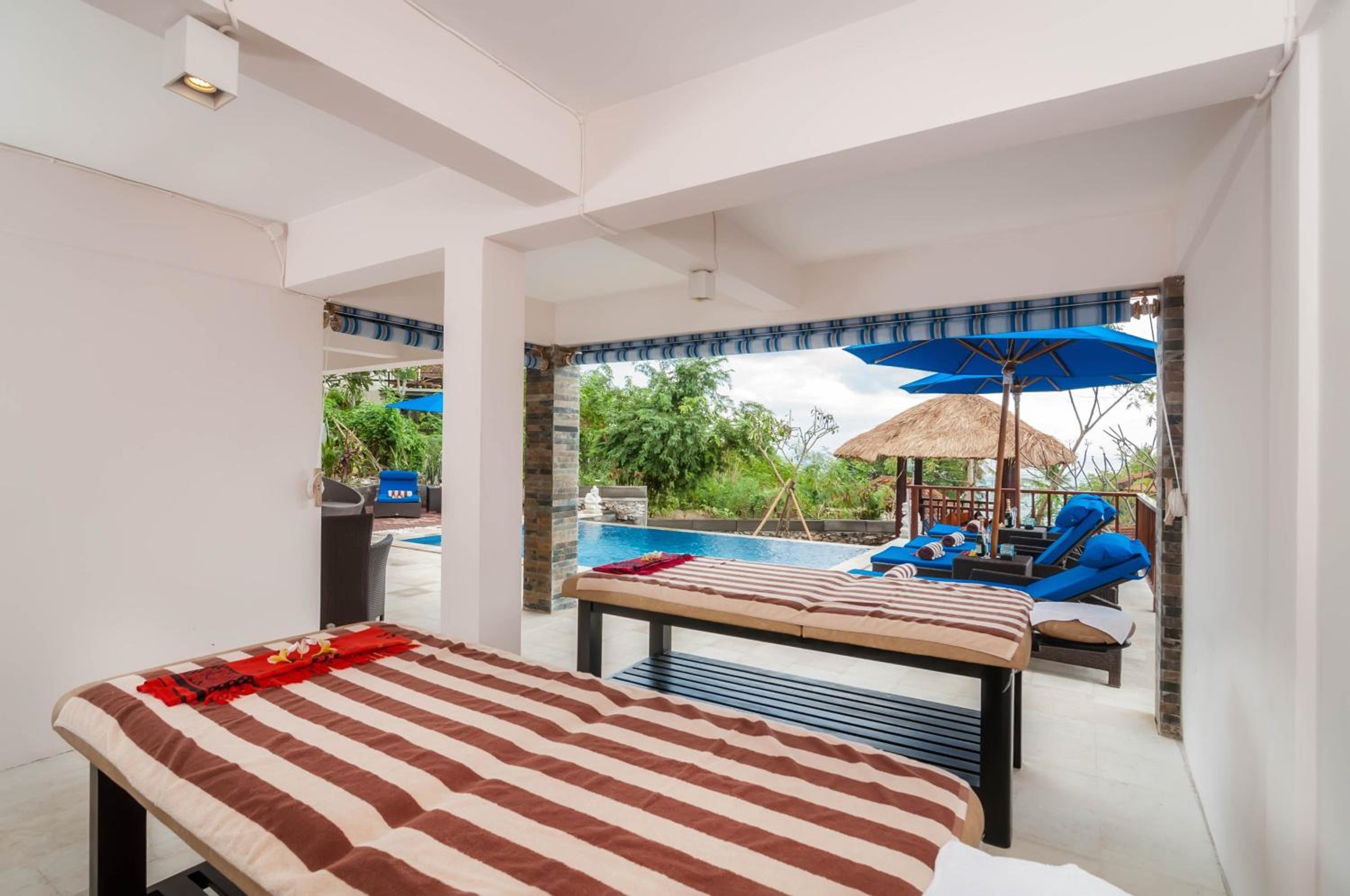 Moonage Daydream Villas