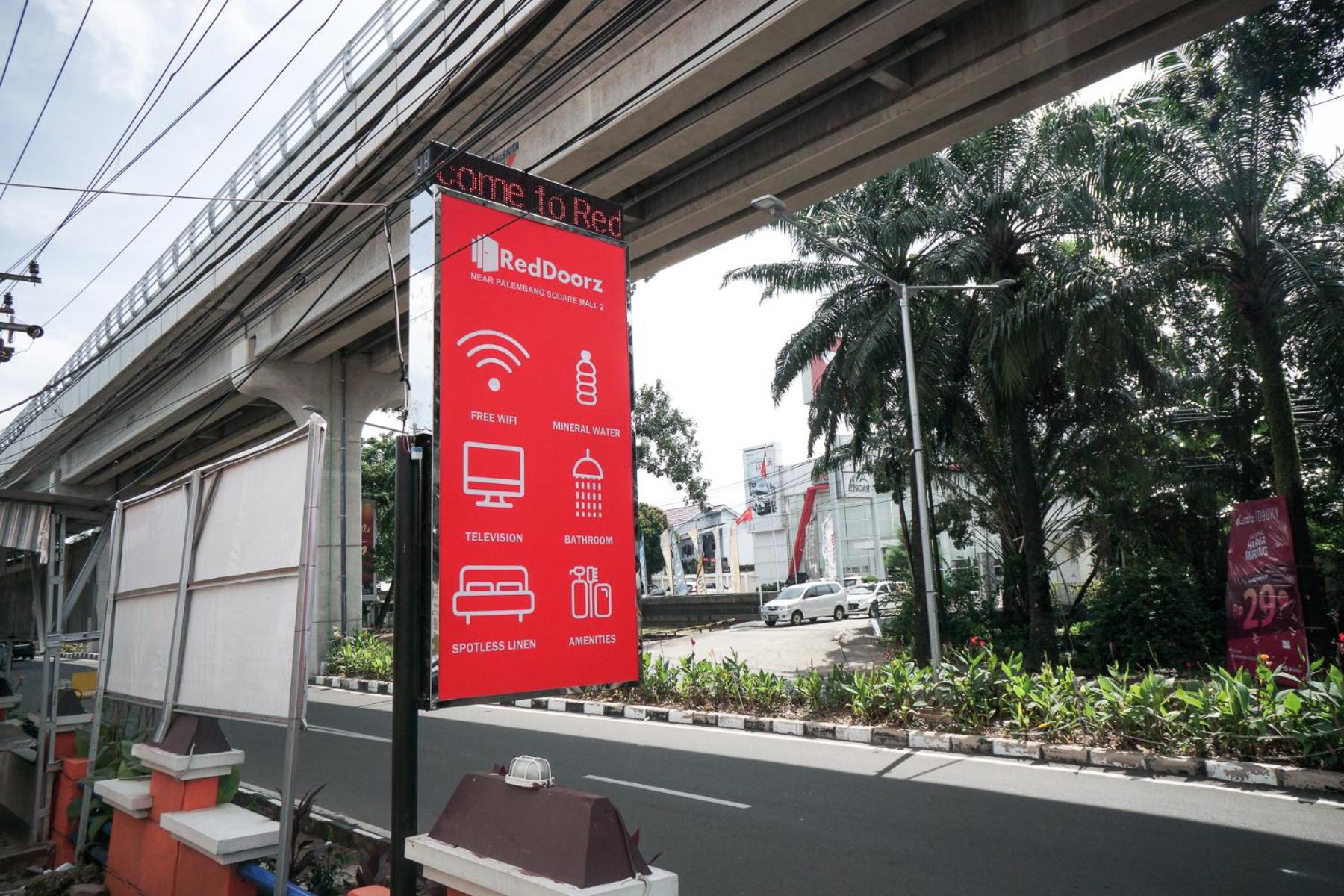 RedDoorz near Palembang Square Mall 2 view 3