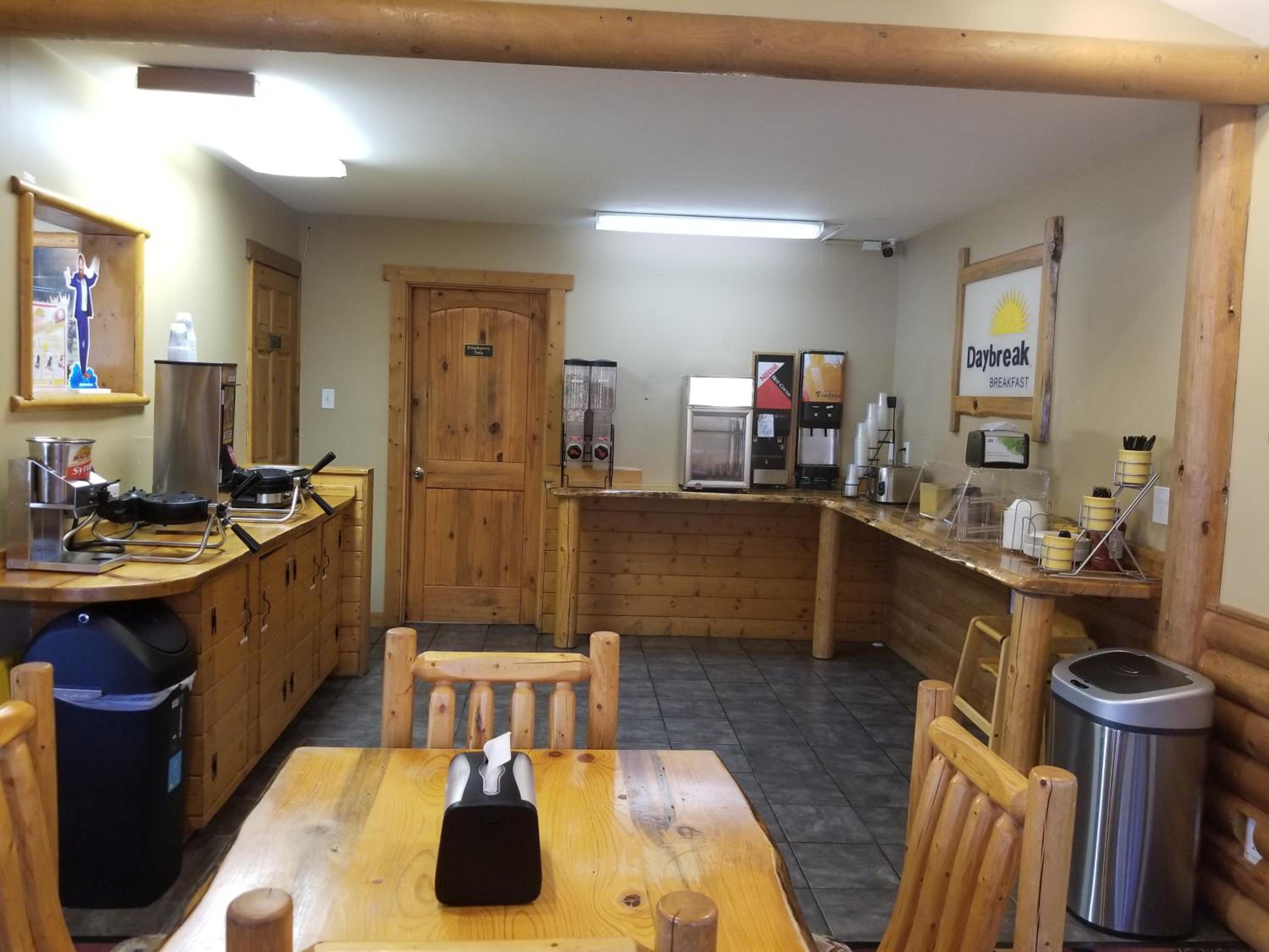 Days Inn by Wyndham Sandpoint - Property Image 2