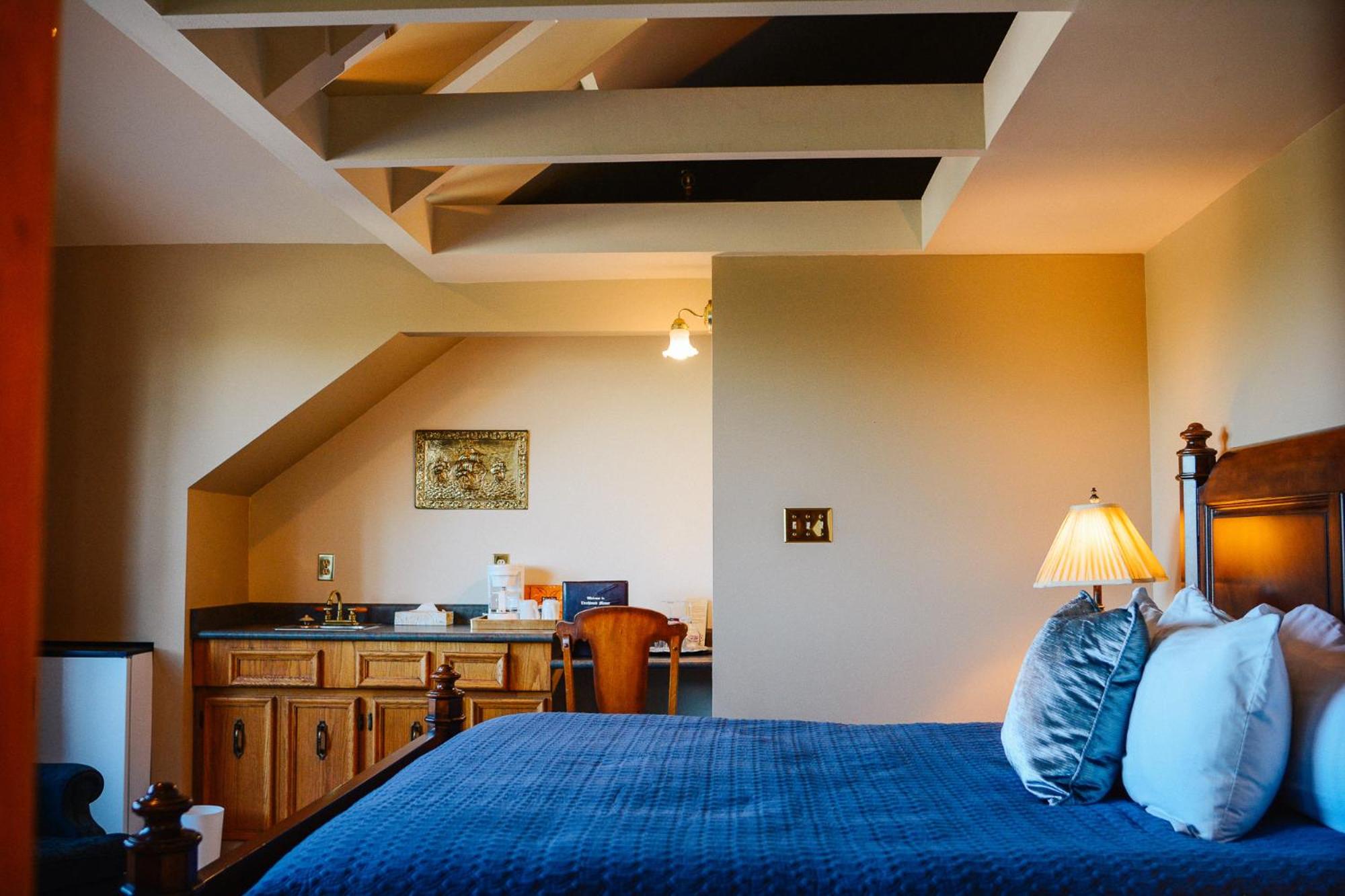 Dashwood Manor Seaside Bed & Breakfast
