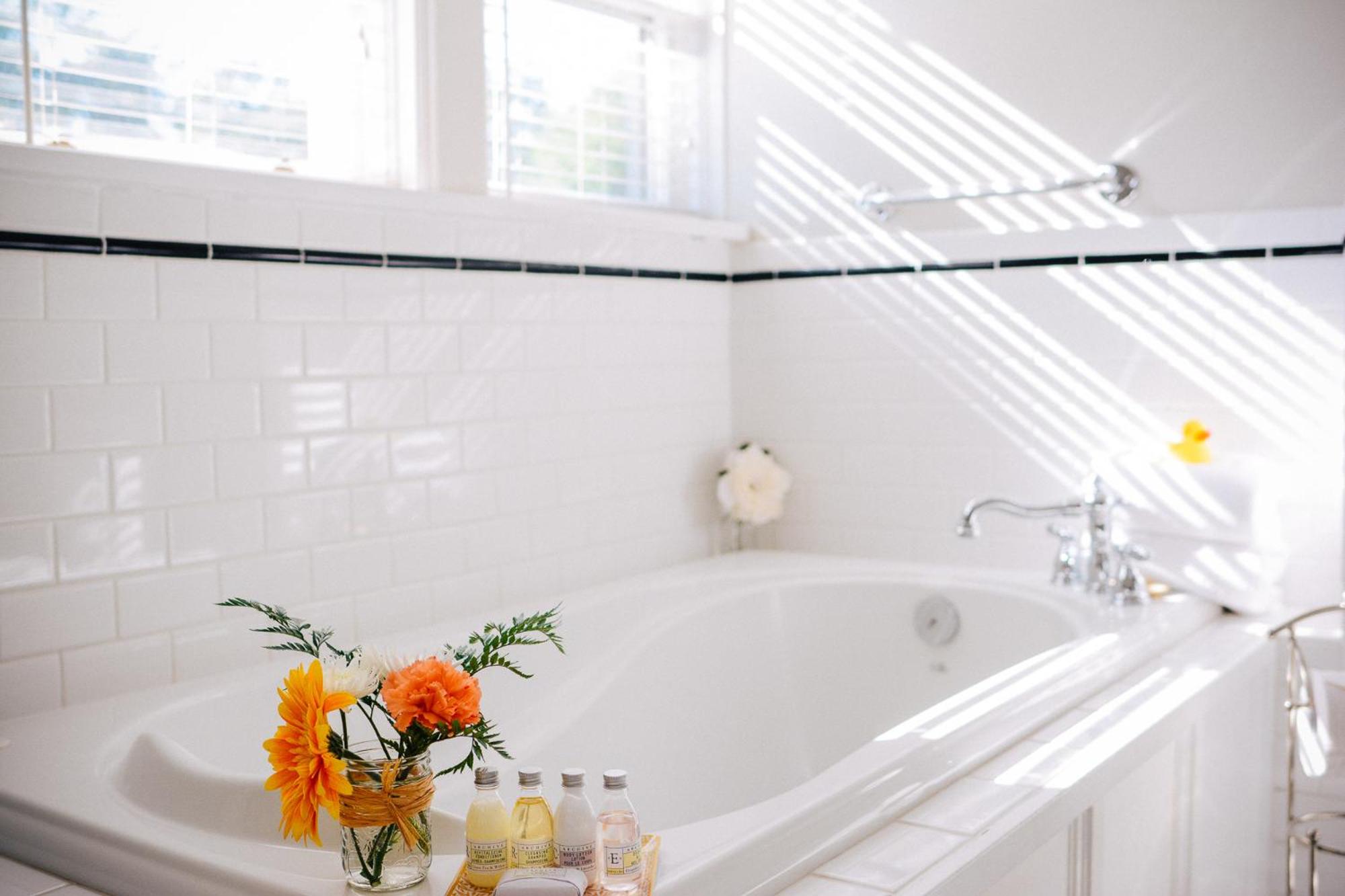 Dashwood Manor Seaside Bed & Breakfast