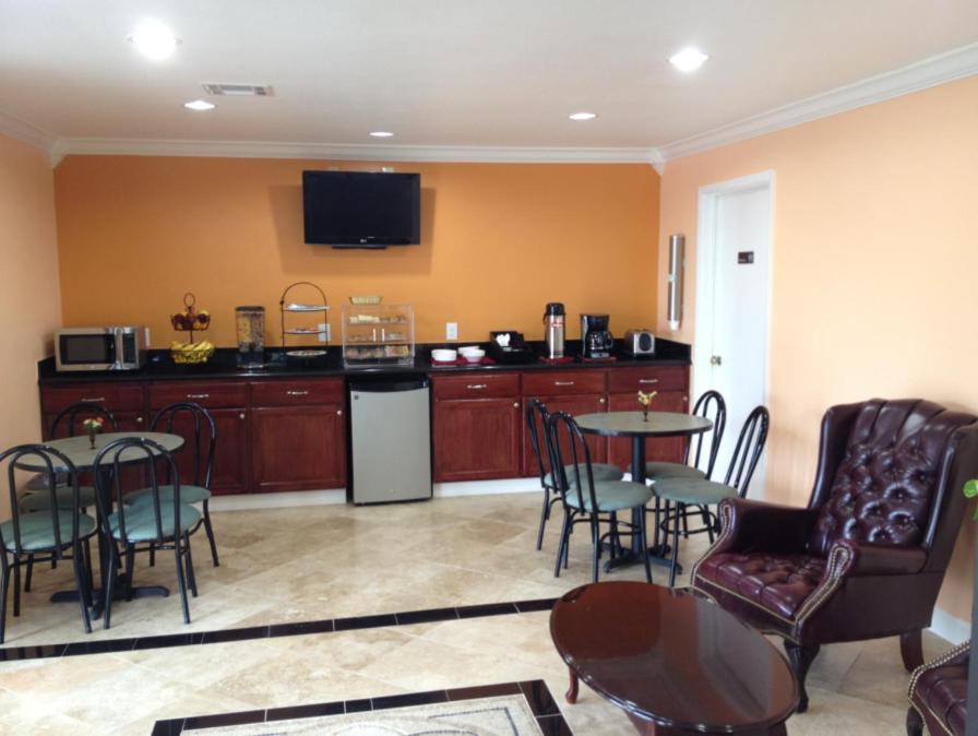 Executive Inn and Suites Houston view 5