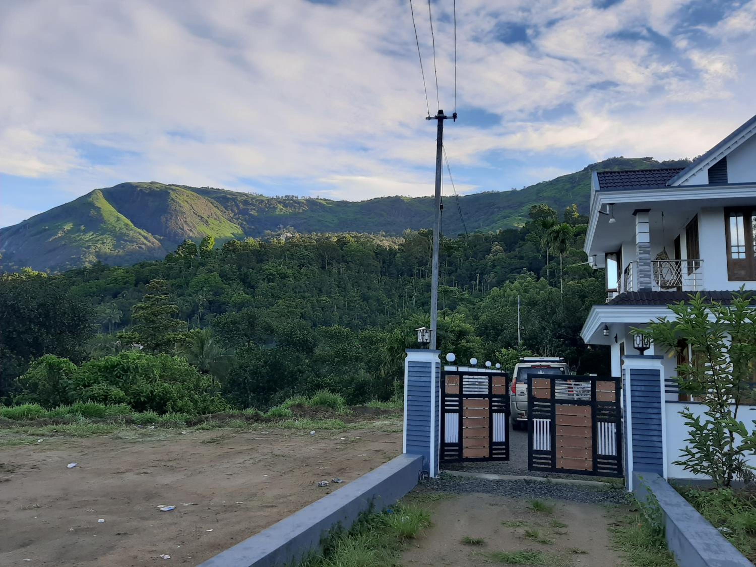 White Petals -3 BHK Homestay Munnar - Available For Indian Nationals Only view 2