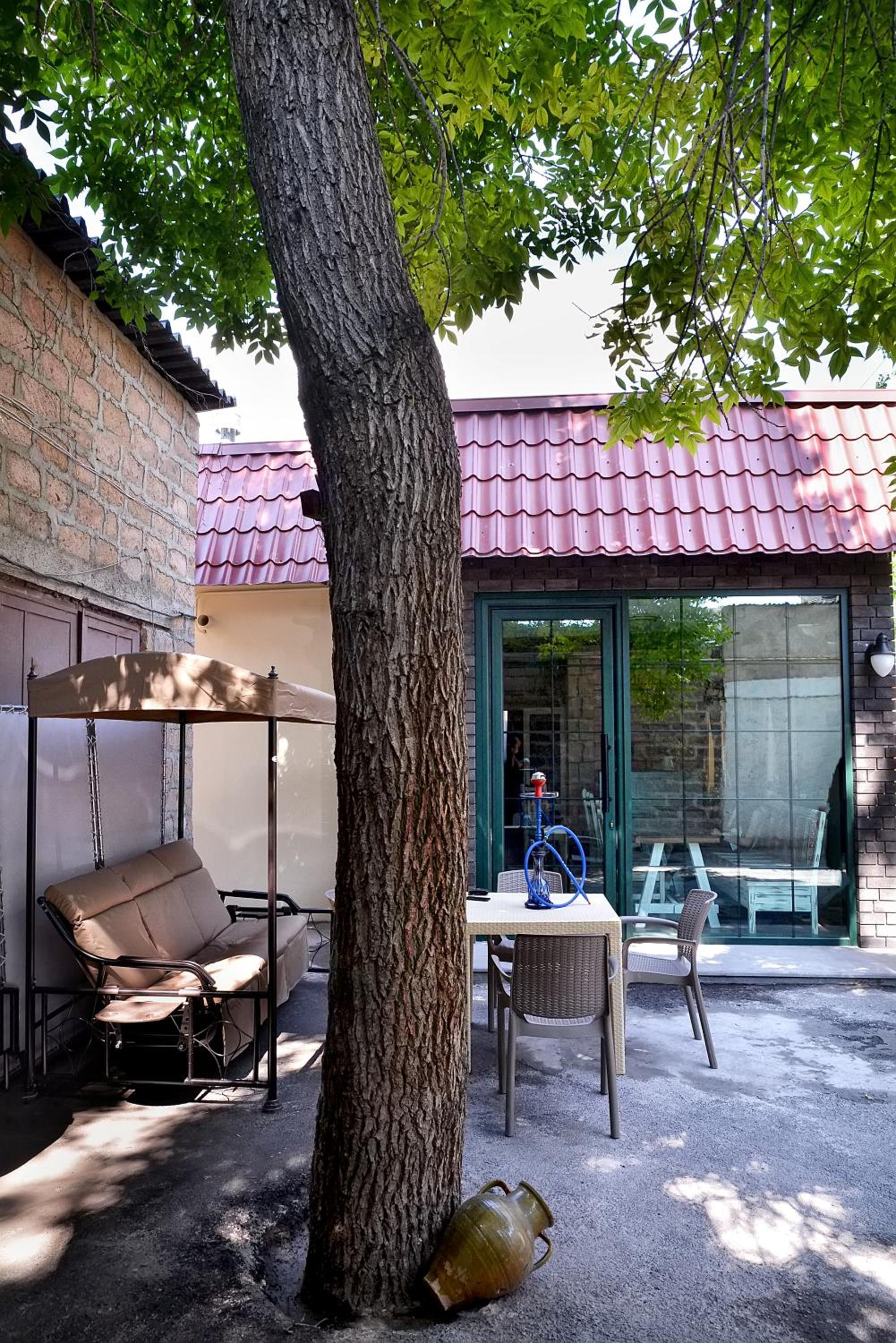Retro Hostel & Tours