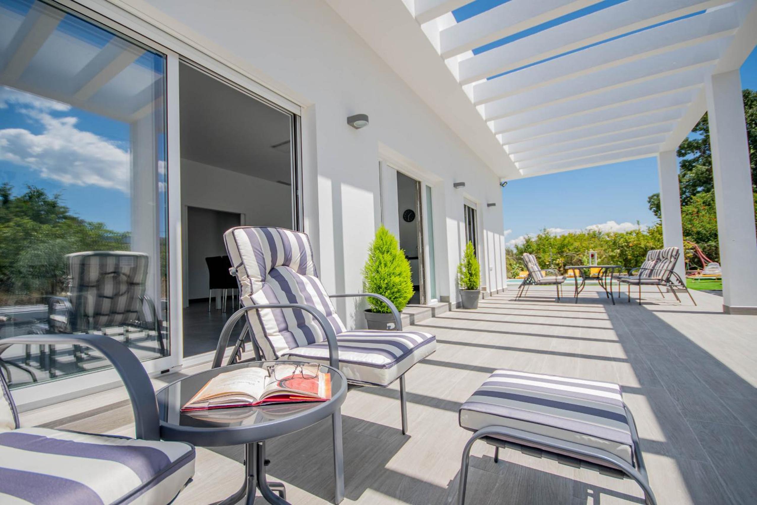 Cubo's Villa Dreams view 5