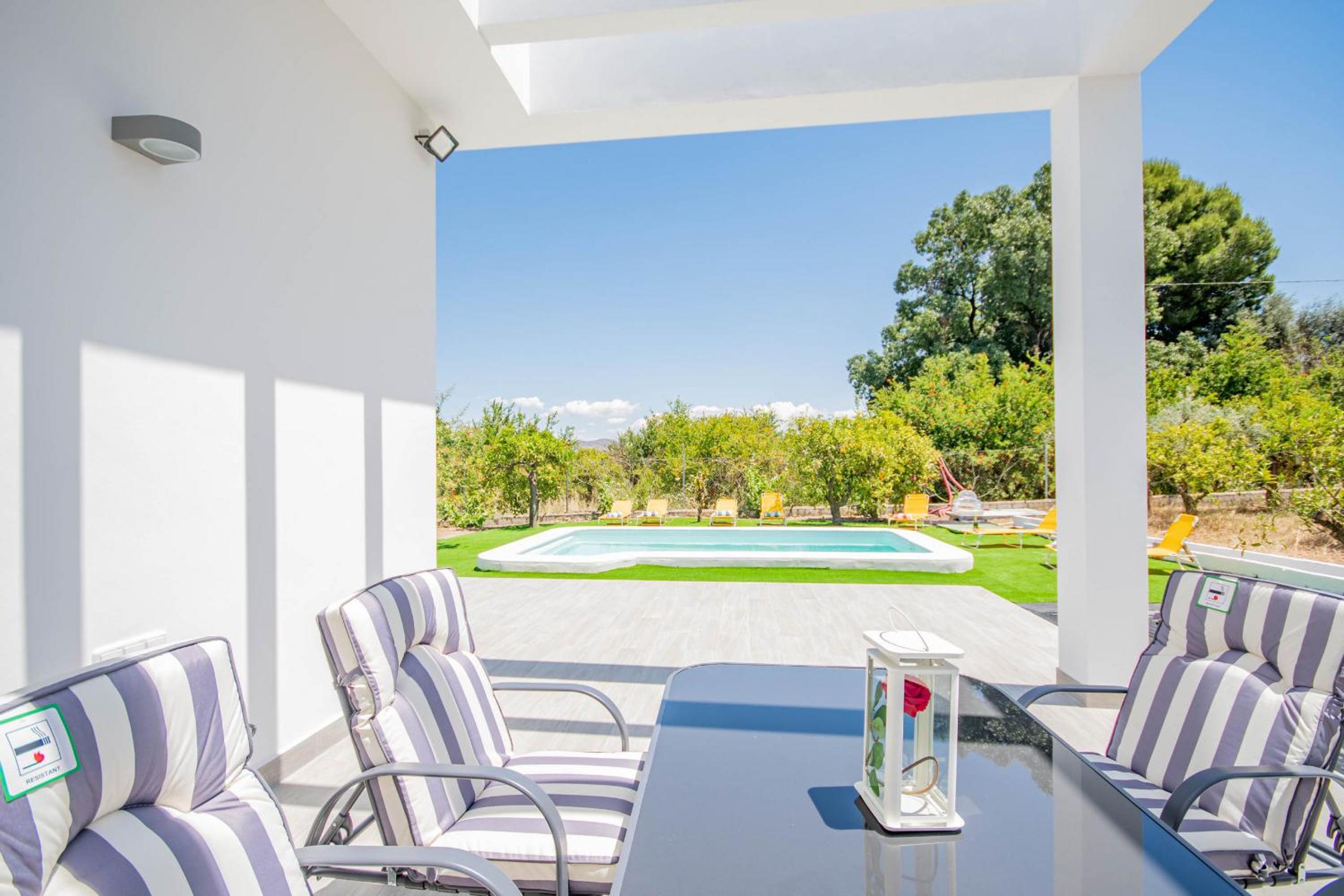 Cubo's Villa Dreams view 2