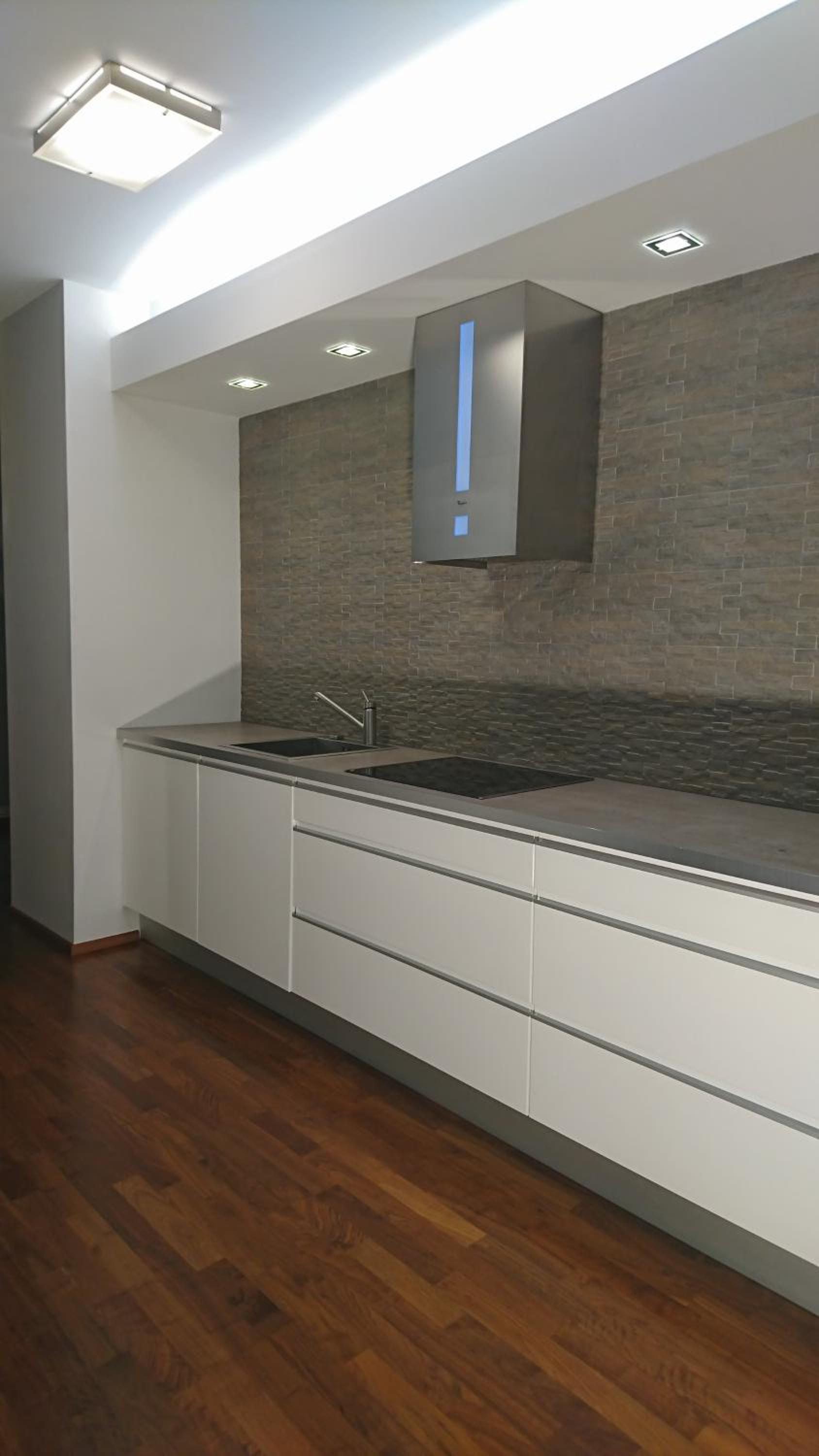 Quiet and spacious apartment with garage option view 2