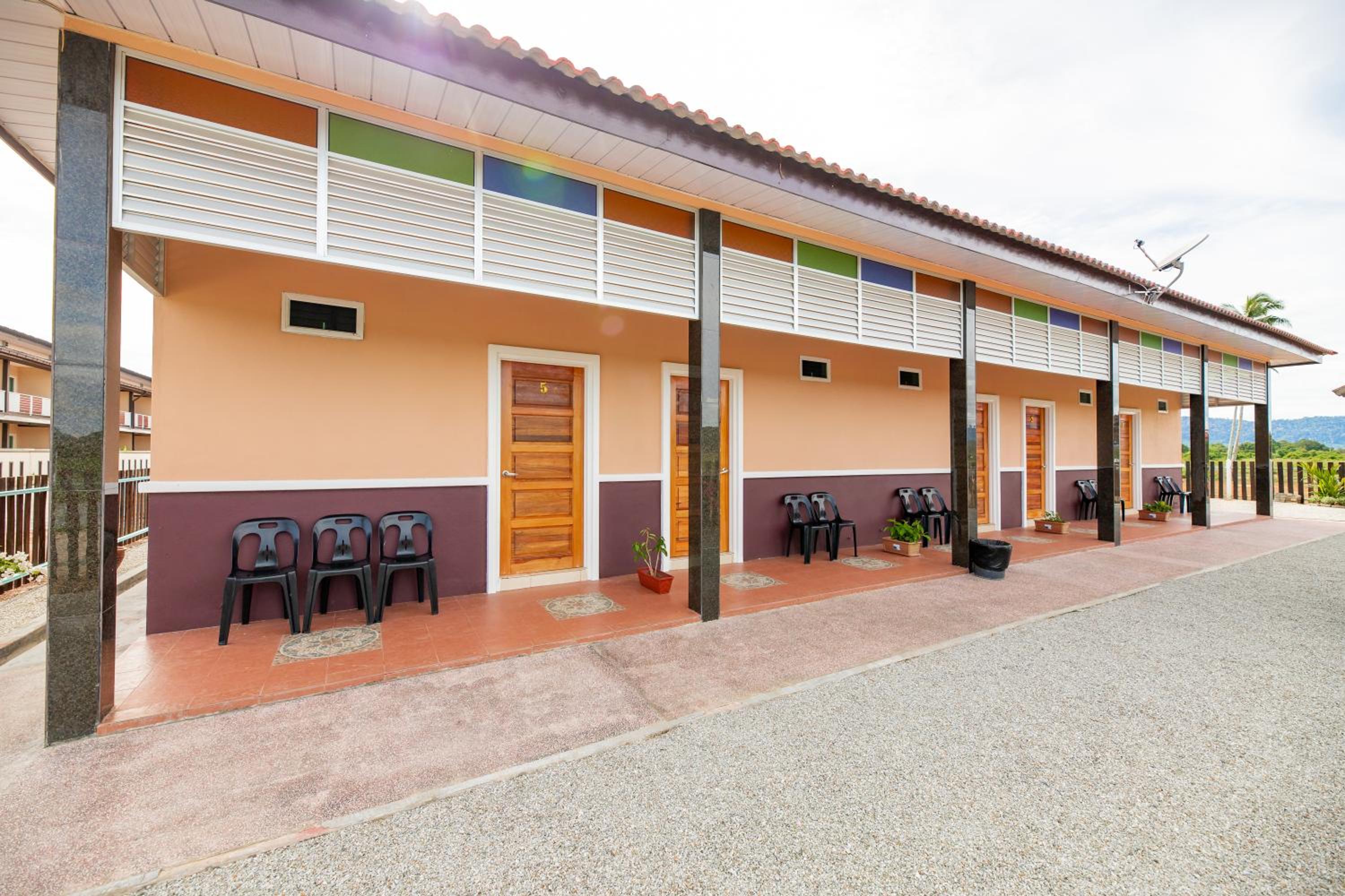 D’ Village Cottage
