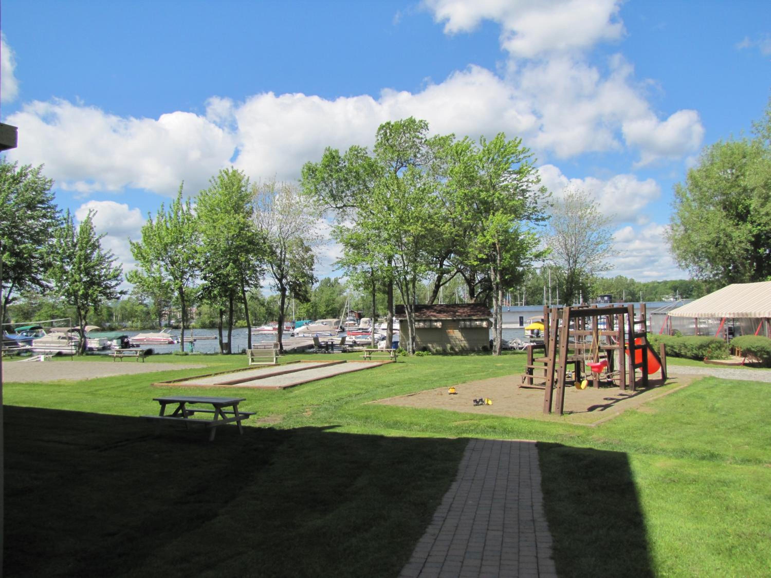 Location Tourisme Estrie - Oberge du Village