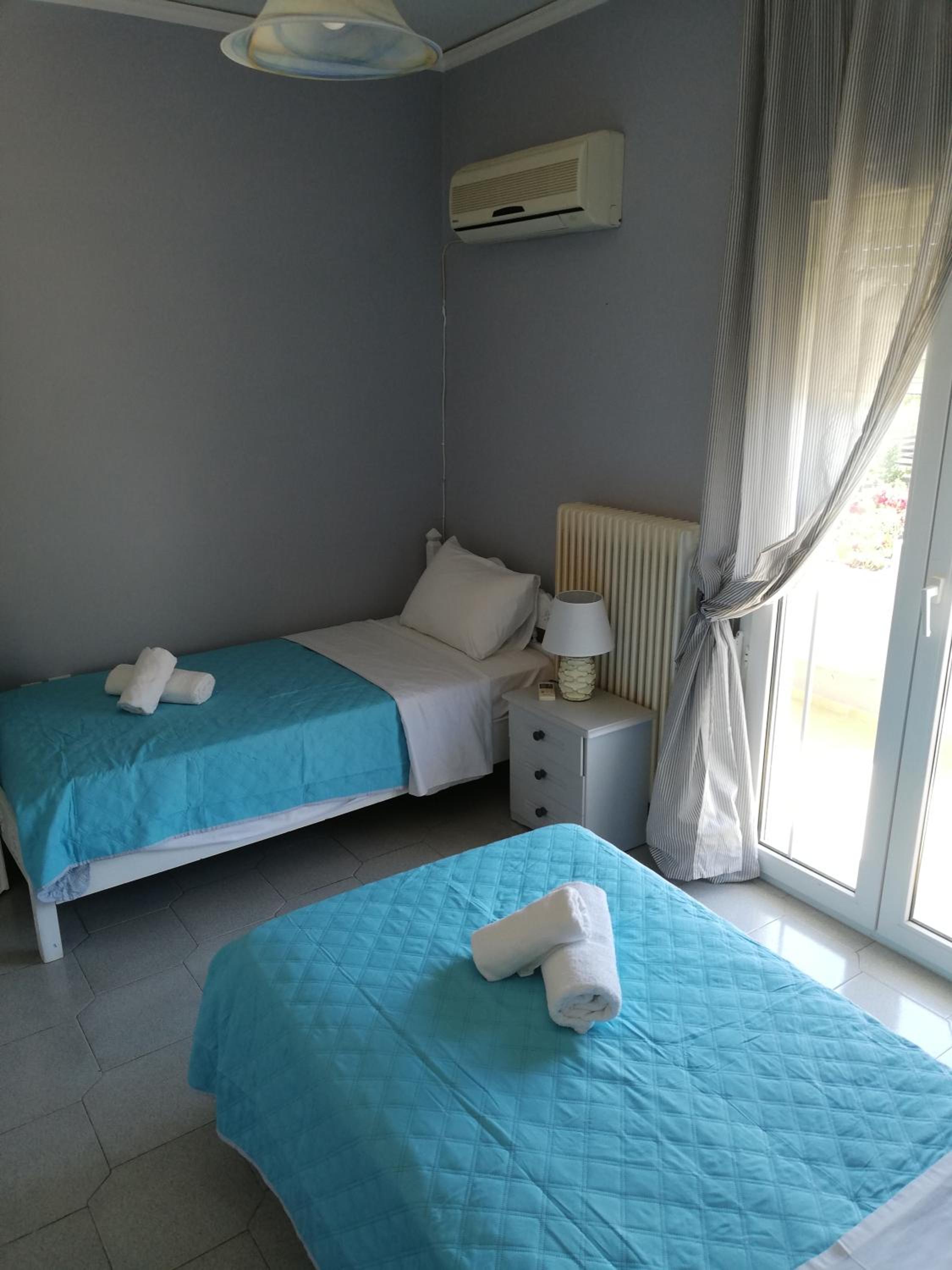 Seven Seas Apartments view 2