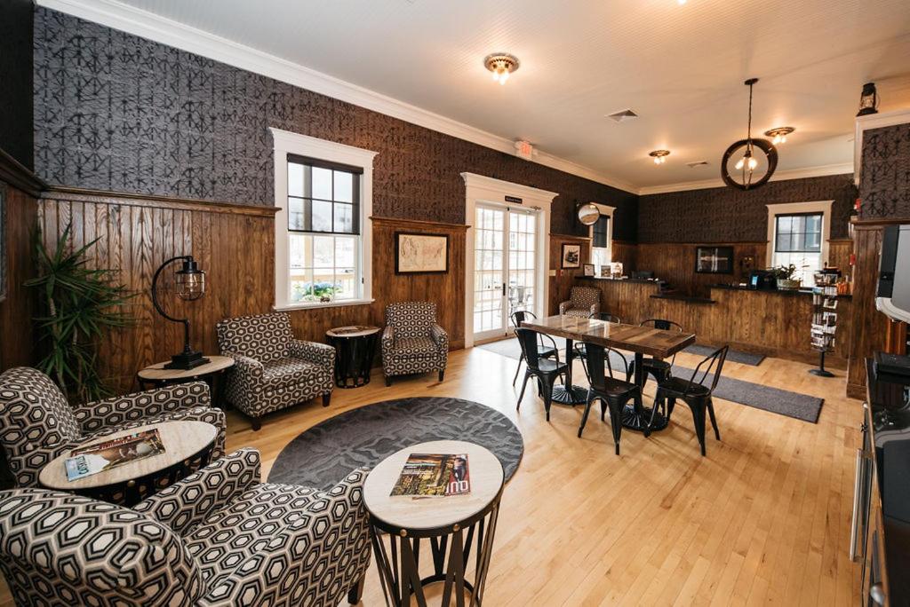 Cooperstown Vacations - The Railroad Inn - Property Image 10