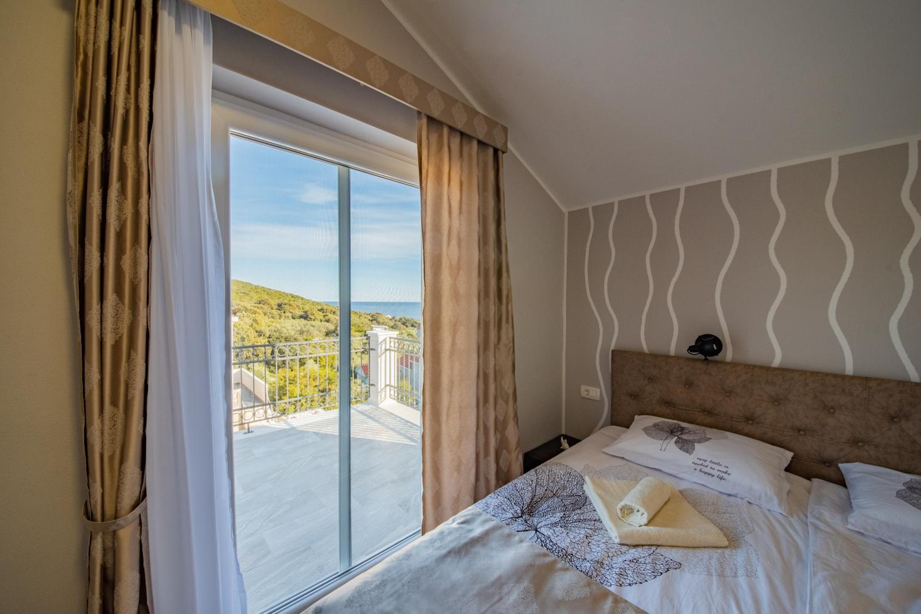 VILLA Temida Premuda view 4
