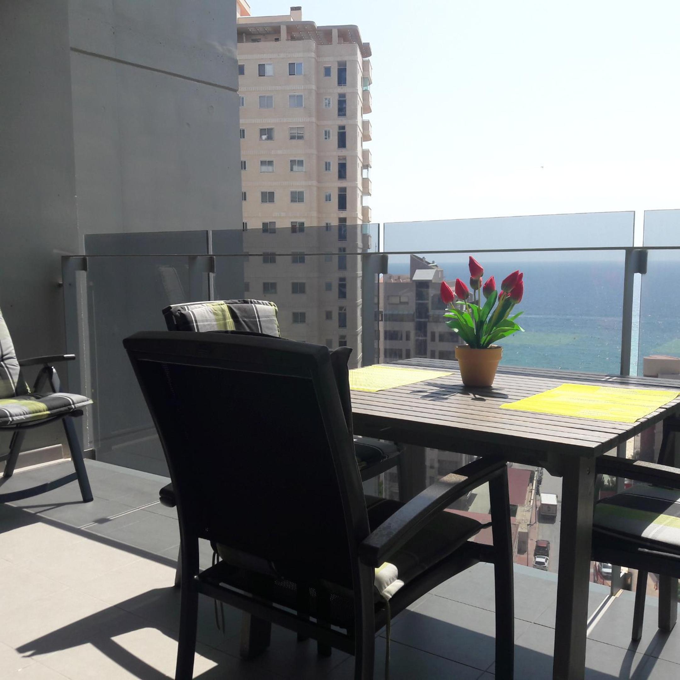 Mirador apart