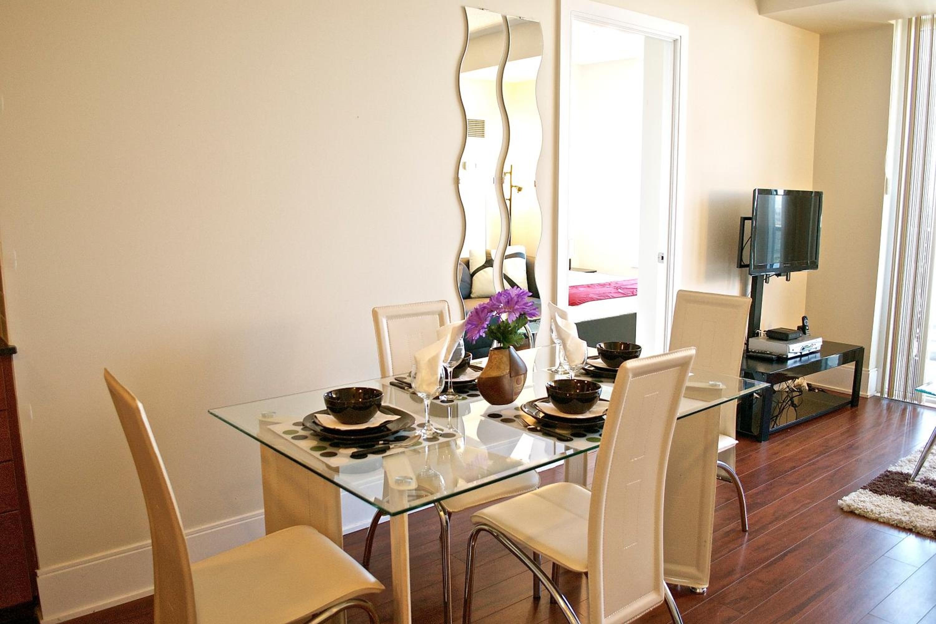 Royal Stays Furnished Apartments - Square One