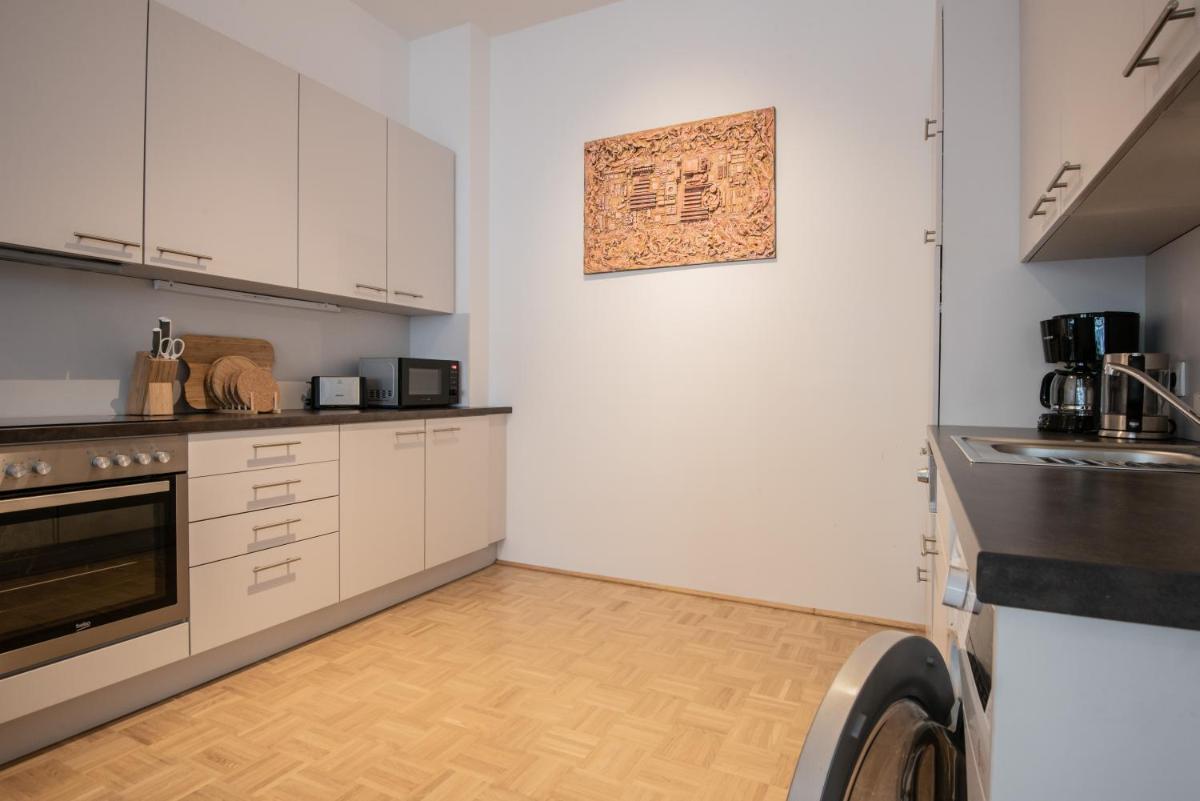 City-Apartment Lendviertel - PRIVATE PARKING GARAGE